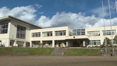 南陽市立荻小学校 冷房設備設置工事